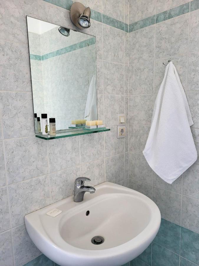 Vive Mare Hotel Sarande Exterior photo